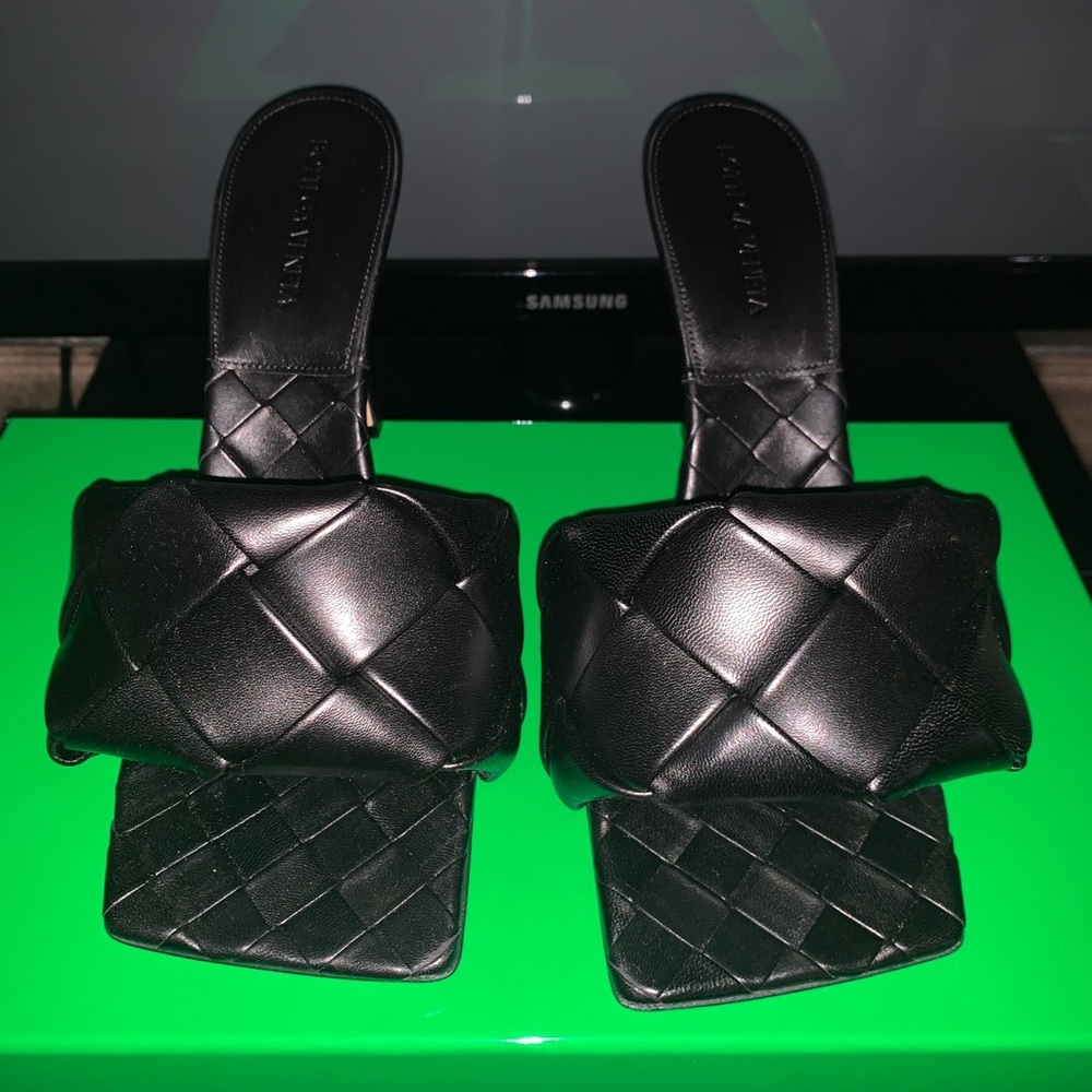 SOLD! Bottega Venetia black Lido mule - Picture 3 of 8